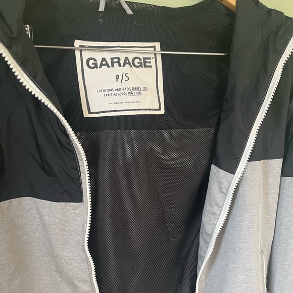 Garage Grey and Black Womens Small Windbreaker ZipUp Jacket with Hood - Picture 4 of 4